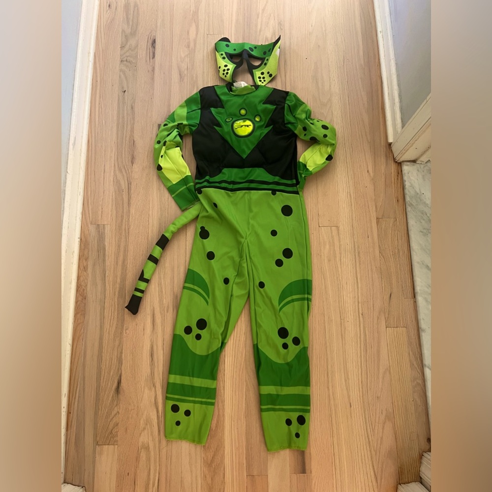 Wild krafts costume sz 8